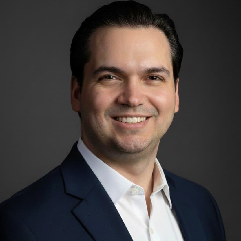 Dr. Bernardo Medellín Ramos — Radiólogo Musculoesquelético Monterrey